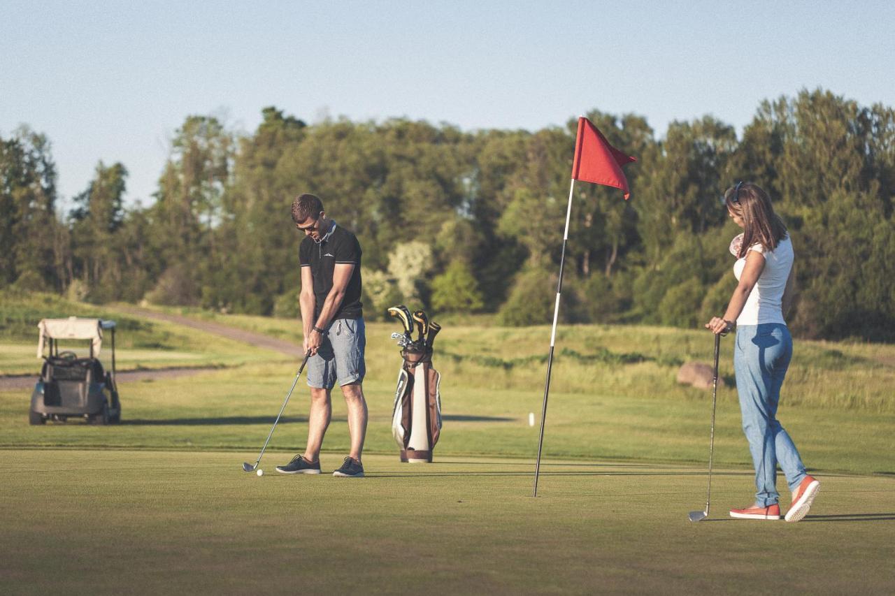 National Golf Apartment *