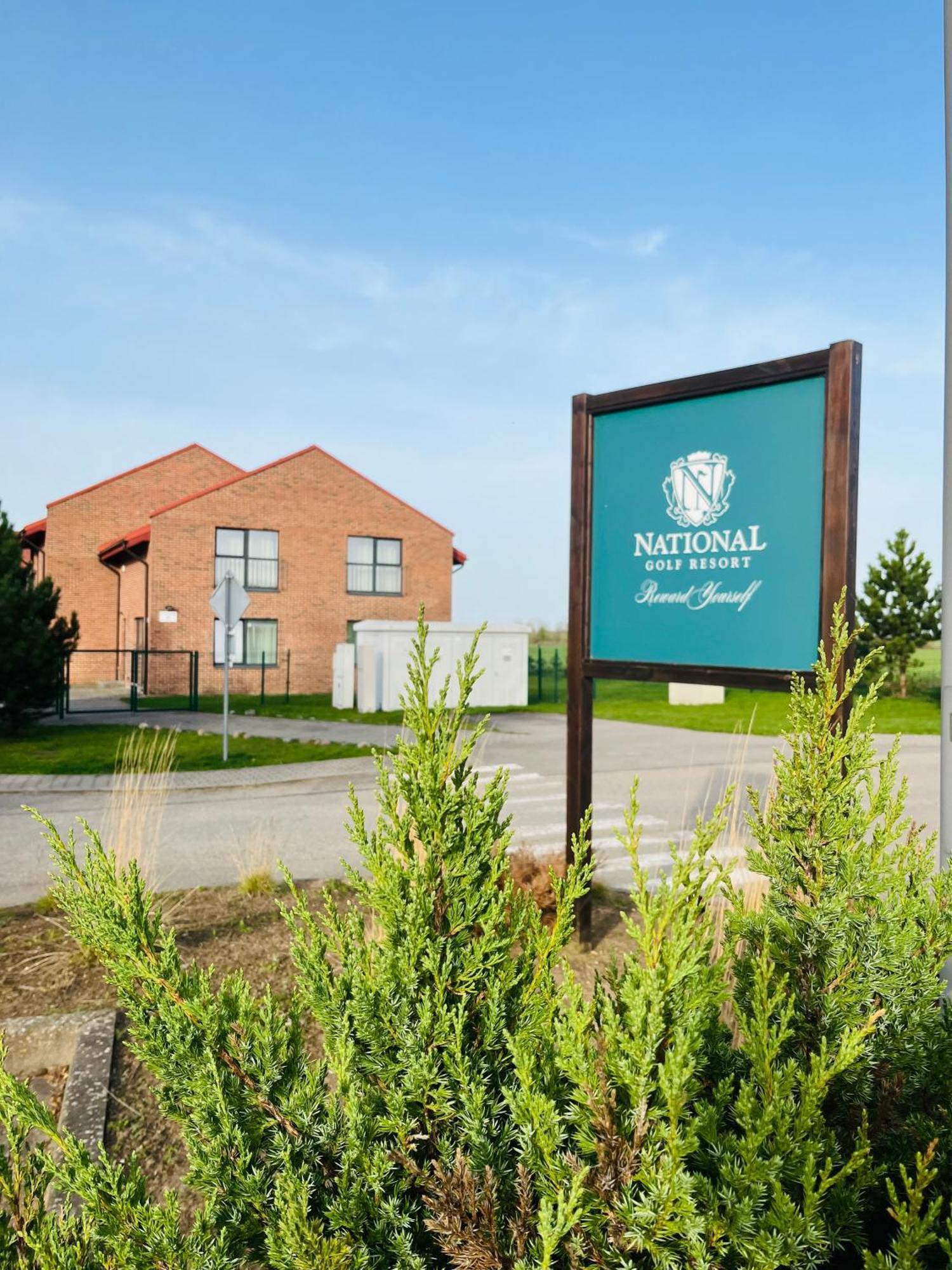 National Golf Apartment *