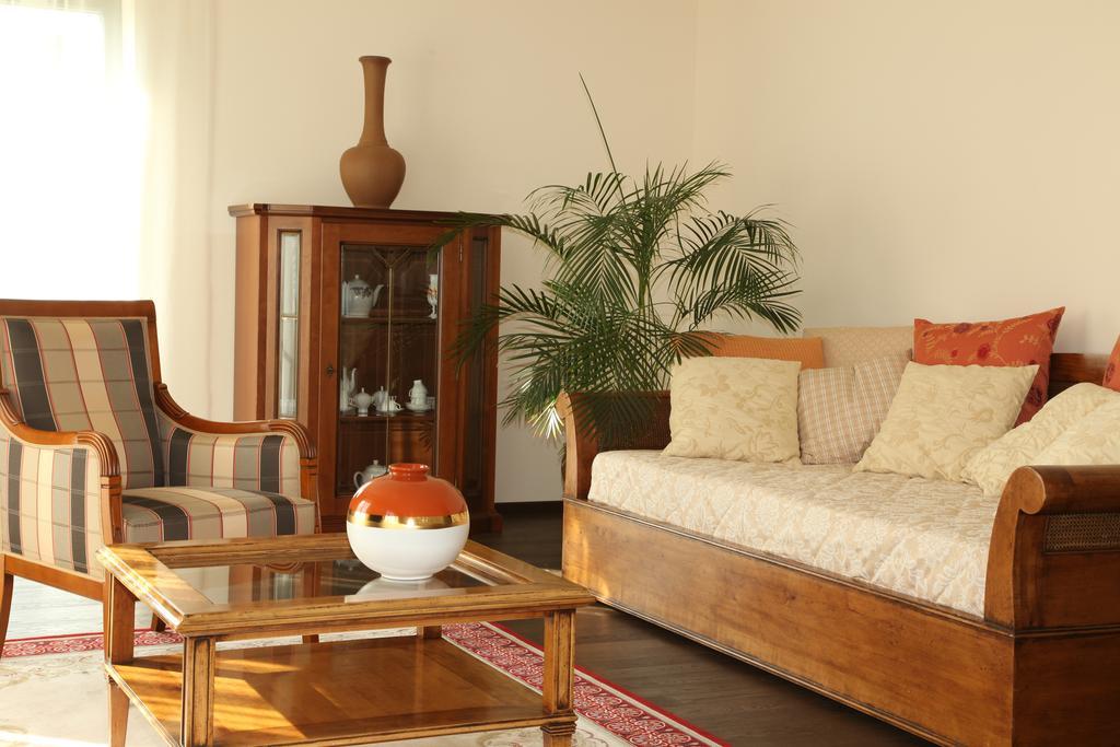 National Golf Apartment *