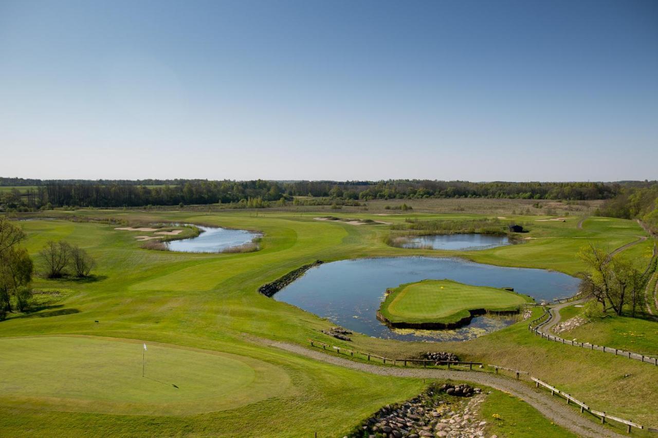 National Golf Apartment